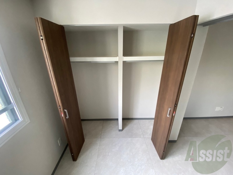 収納　クローゼットは奥行きもあり、荷物が多い方でも安心です。
