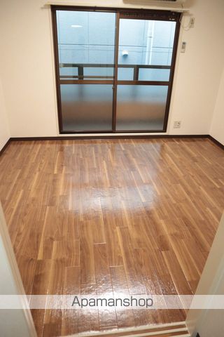 地下鉄御堂筋線 あびこ駅 徒歩10分 5階建 築39年の居間写真