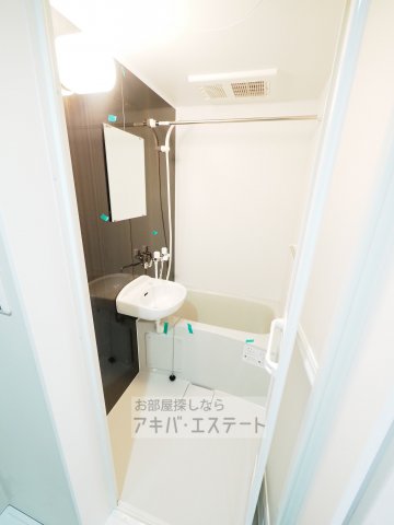 バス・シャワールーム　追い焚き・浴室乾燥など機能充実！アクセントパネルのおしゃれな