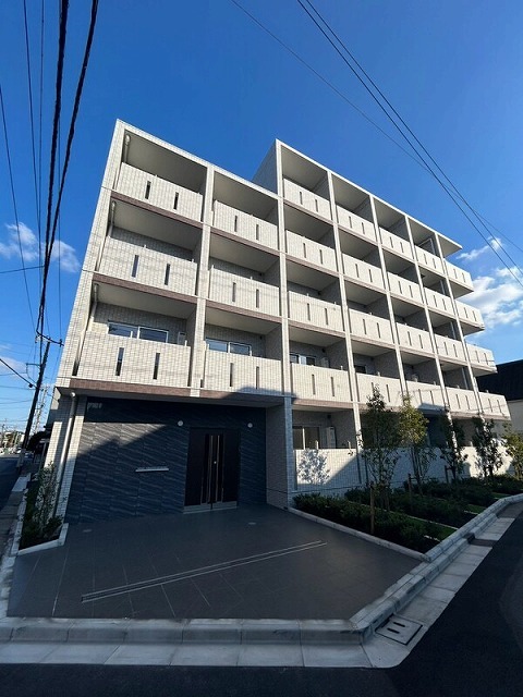 建物外観　５階建ての賃貸マンション