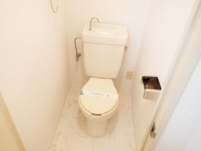 トイレ　※同仕様写真含む