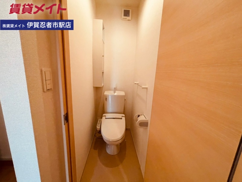 トイレ　同型反転画像参考
