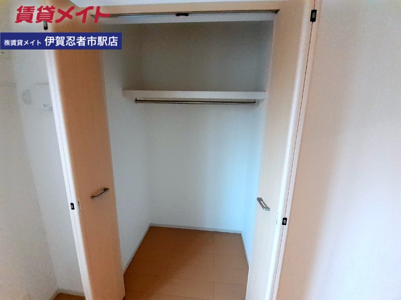 収納　同型反転画像参考