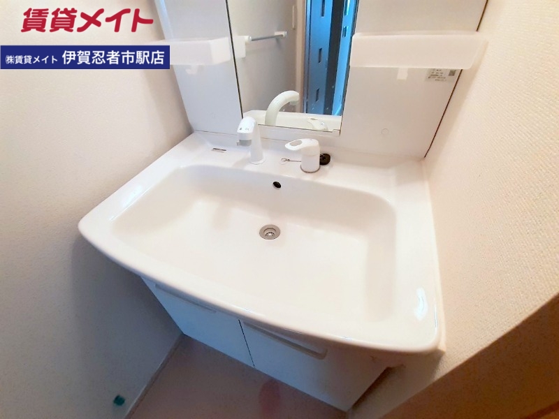 洗面設備　同型反転画像参考