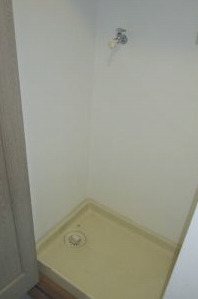 洗面設備　別号室タイプの為現状を優先いたします