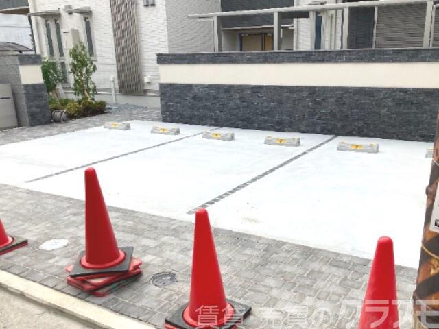 駐車場　敷地内駐車場