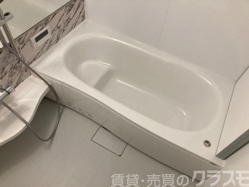 バス・シャワールーム　浴室乾燥機＆追焚機能付き広々バスルーム♪