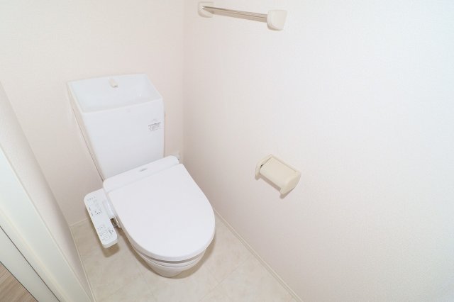 D-room富沢南のトイレ写真