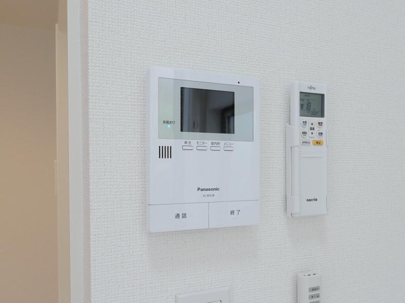 セキュリティ　写真は102号室のもになり、103は反転になります。