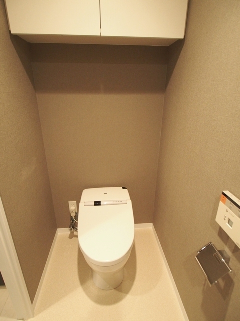 トイレ　※写真は同タイプ住戸です。