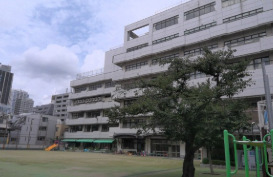 小学校　千代田区立和泉小学校（小学校）まで748m