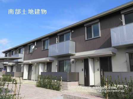 建物外観　2015年1月築の軽量鉄骨造☆