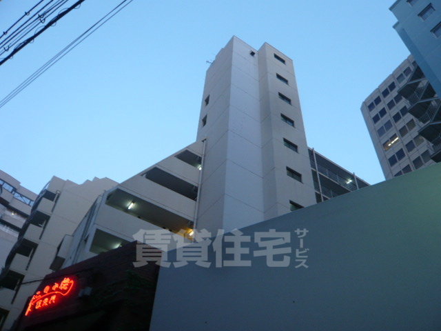 大阪市中央区大手前のマンションの建物外観