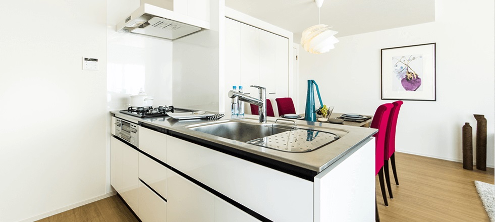 キッチン　※モデルルーム写真となり実際の間取・仕様・住設と異なります