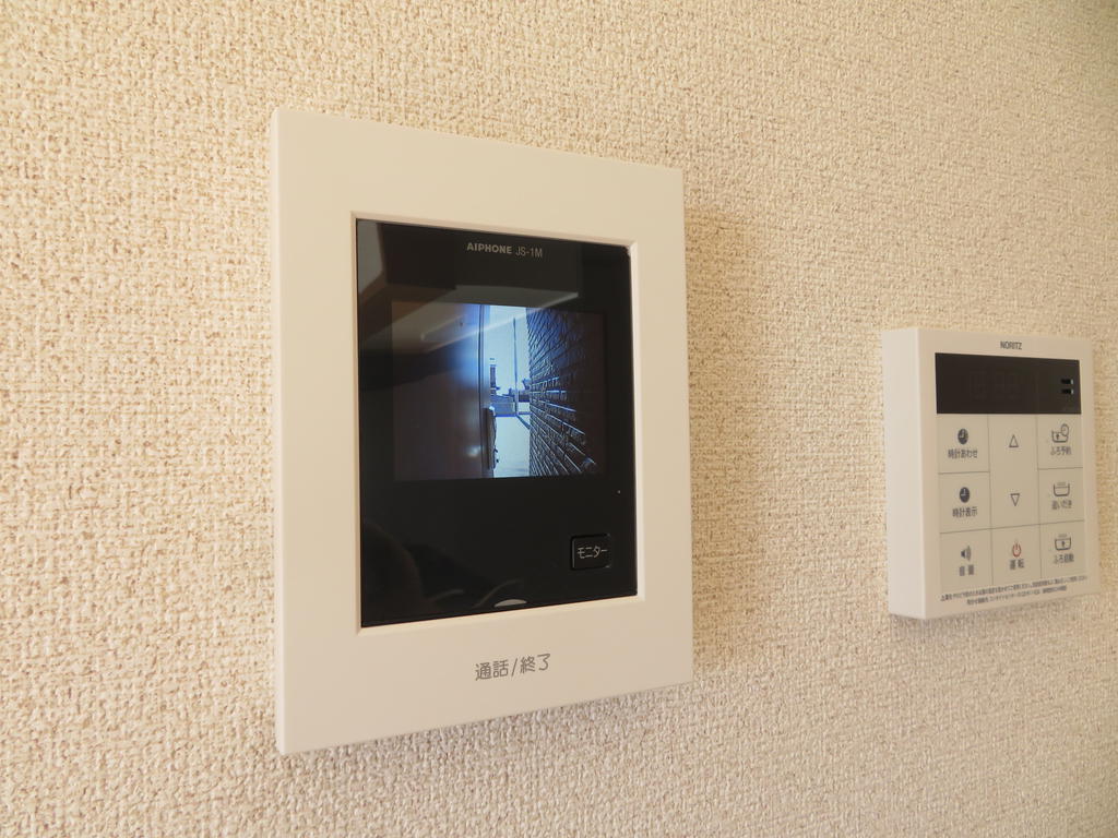 セキュリティ　TVインターホンで来た人の顔が分かり安心です