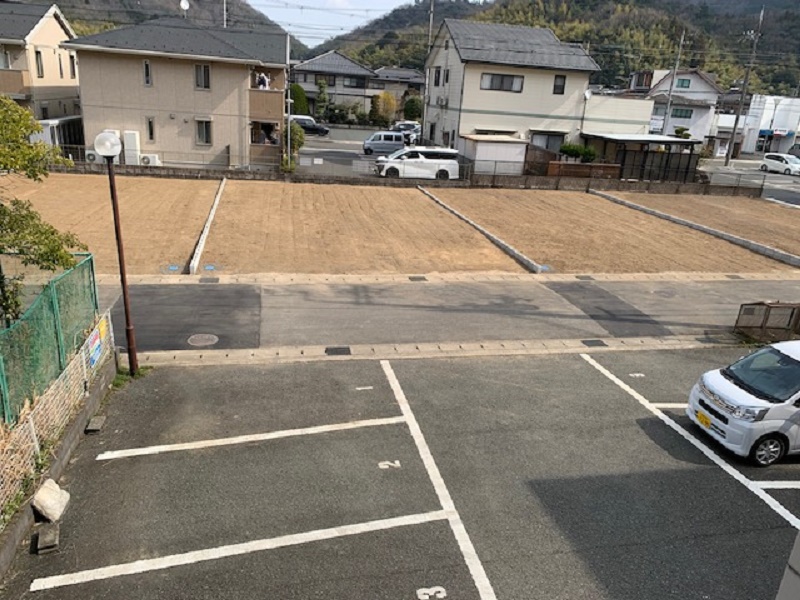 【エトワール山崎の駐車場】