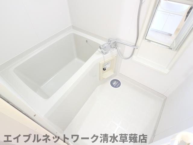 バス・シャワールーム　落ち着いた空間のお風呂です