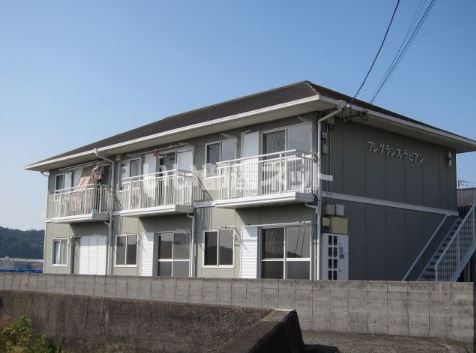 徳島市津田町のアパートの建物外観