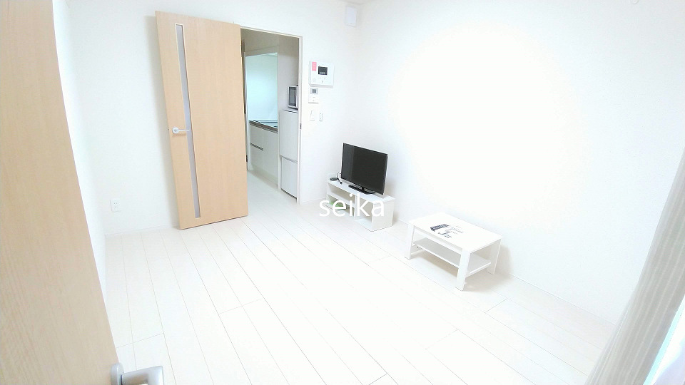 居室・リビング　建具の色は異なる場合がございます