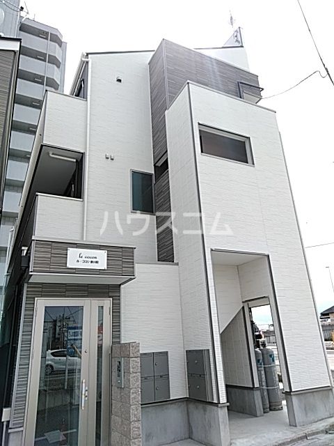 名古屋市港区新川町のアパートの建物外観