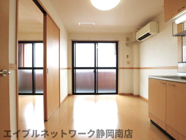 その他　リビングです