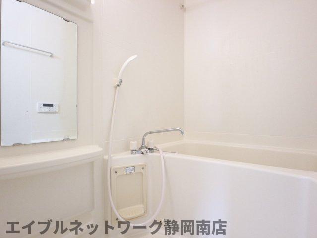 バス・シャワールーム　お風呂で日々の疲れを落としましょう