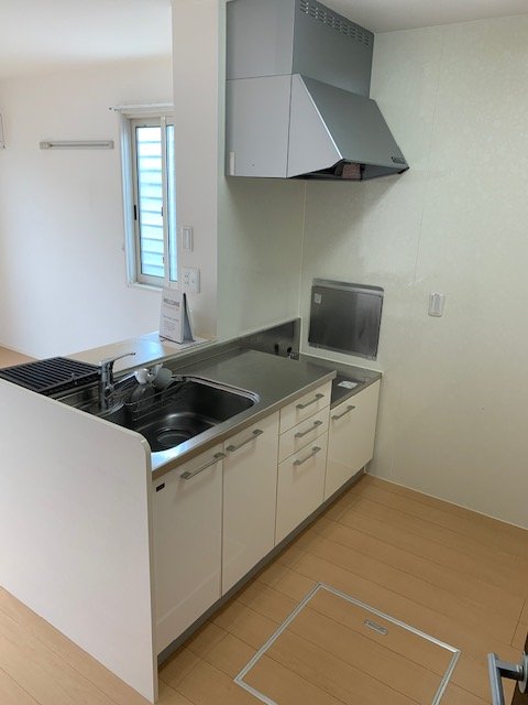 キッチン　収納たっぷりのキッチン　対面キッチン