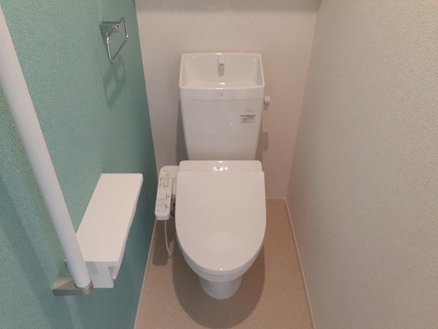 【名古屋市守山区桜坂のアパートのトイレ】