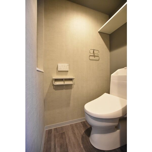 トイレ　あったらうれしいウォシュレット付き♪