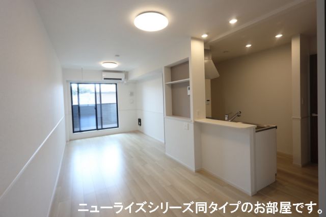 【和歌山市新中島のアパートの居室・リビング】