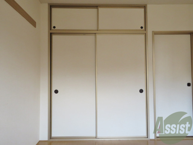 収納　収納スペースはコチラ。中が気になりますね～。