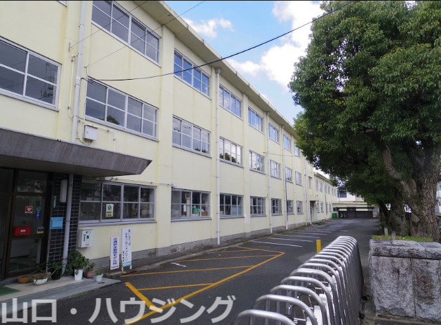 【杉田ビルの小学校】