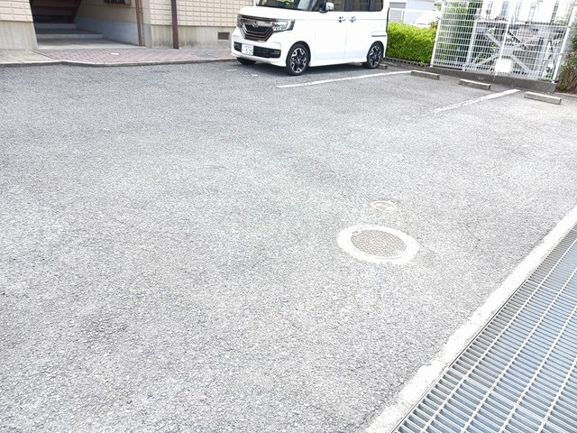 【エクセル北条の駐車場】