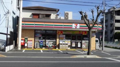 コンビニ　セブンイレブン千葉末広店（コンビニ）まで526m