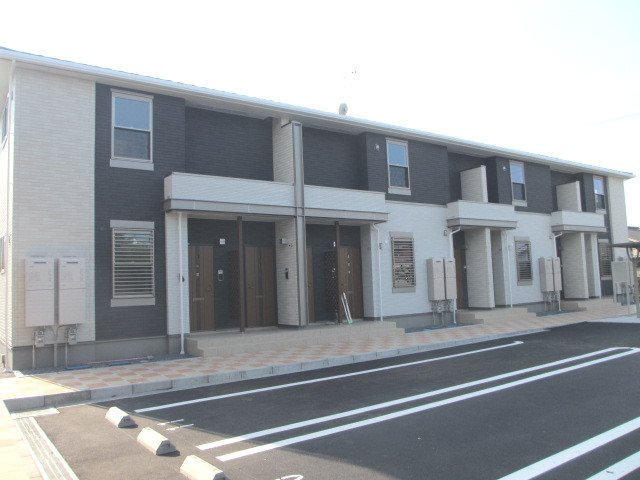 南さつま市加世田村原のアパートの建物外観