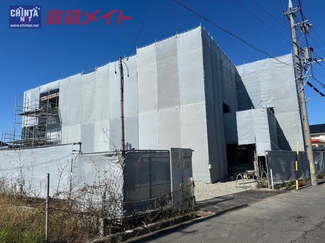 津市藤方のマンションの建物外観