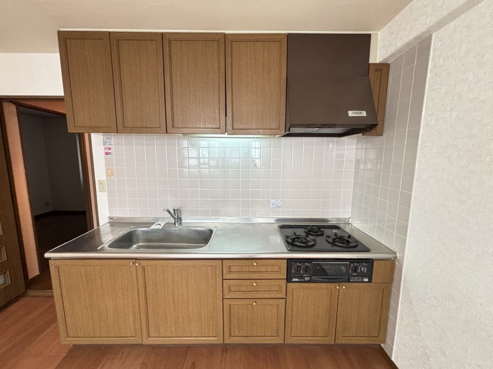 キッチン　上下にたっぷり収納があります