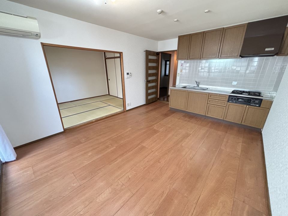 居室・リビング　１０畳のＬＤＫです