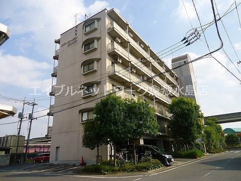 【倉敷市新倉敷駅前のマンションの建物外観】