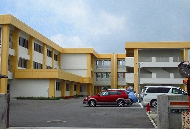 小学校　北川副小学校（小学校）まで900m