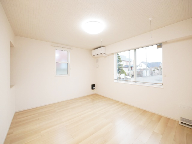 眺望　大きな窓があり明るいお部屋です♪