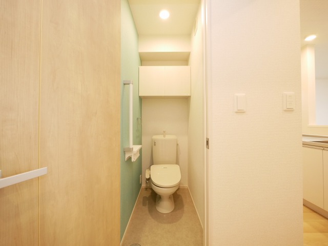 トイレ　清潔感のあるウォシュレット付きのトイレです♪