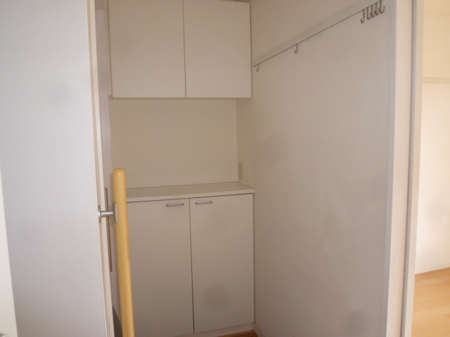 玄関　※別のお部屋のお写真です。