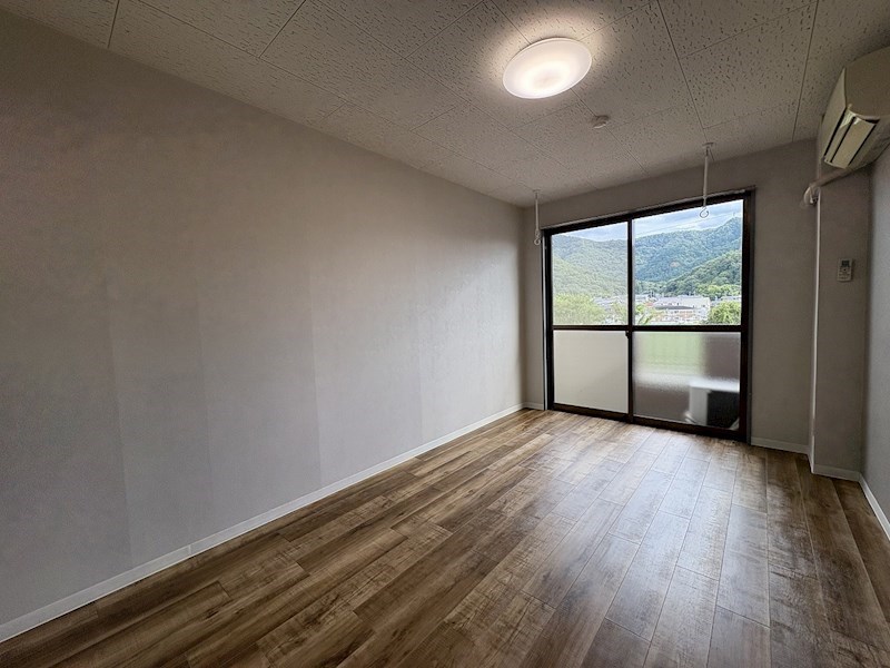 その他部屋・スペース　南向きの明るいお部屋です。