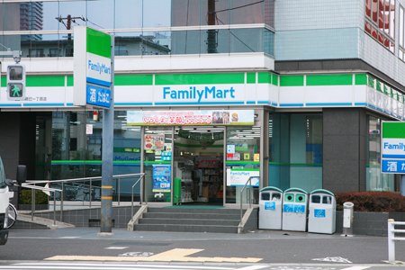 【名古屋市熱田区三番町のマンションのコンビニ】