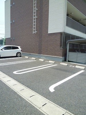 【クレメント　Ｂの駐車場】