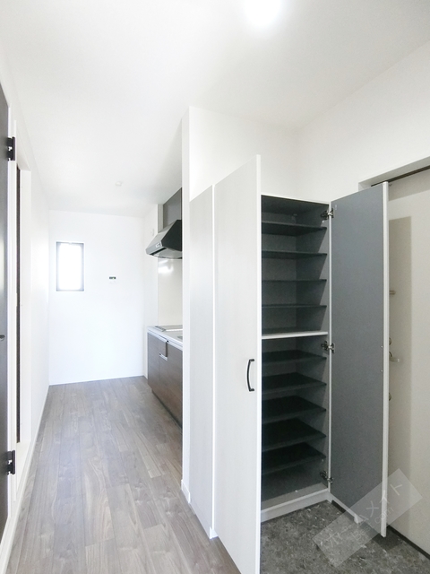 玄関　天井高シューズクローゼット付き♪