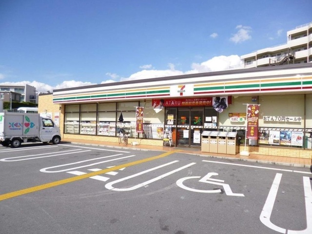 コンビニ　セブンイレブン堺東上野芝町2丁店（コンビニ）まで585m