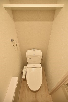 トイレ　温水洗浄便座付き