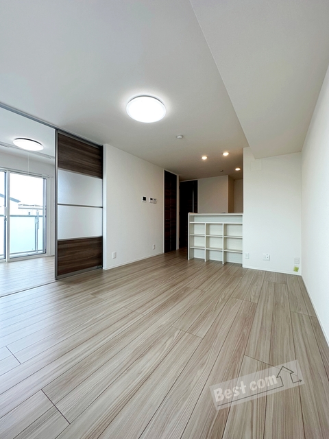 居室・リビング　全室照明付きです♪